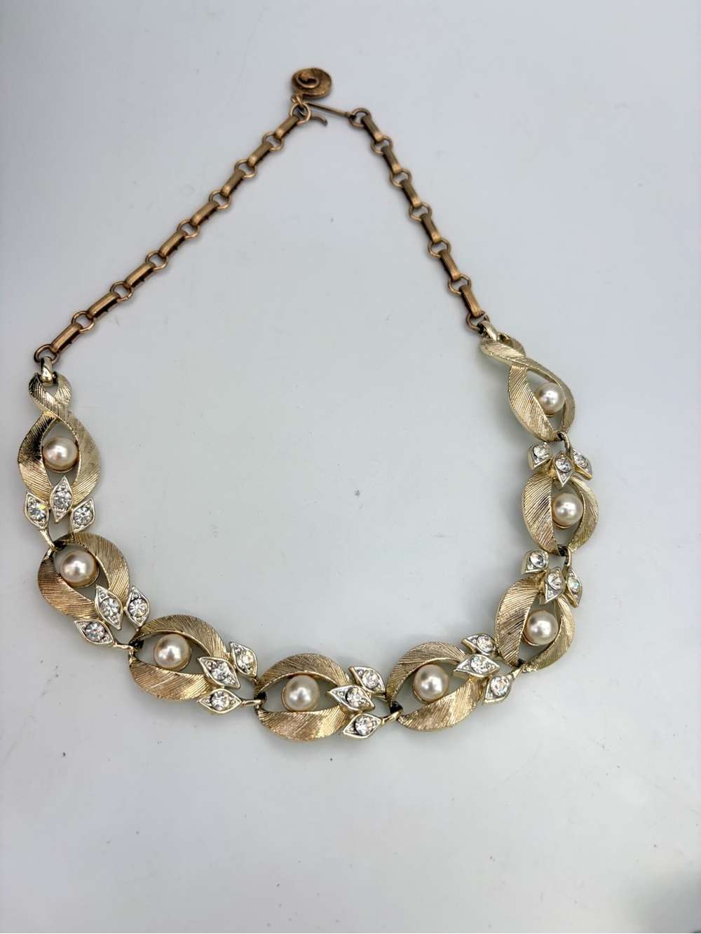 Vintage Signed Lisner Mid Century Gold Leaf, Pearl, Crystal Statement Necklace